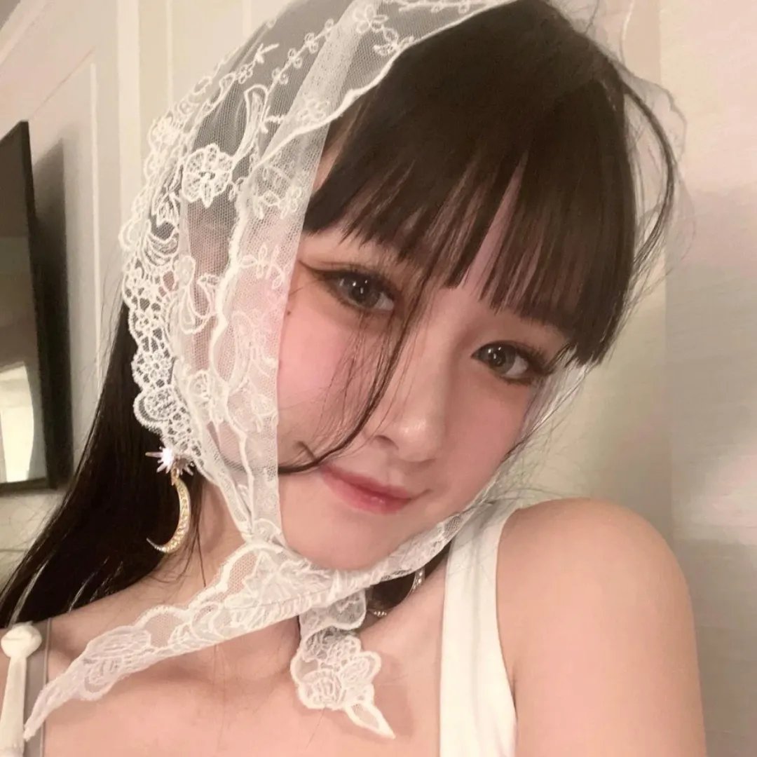 暗影王冠 海报
